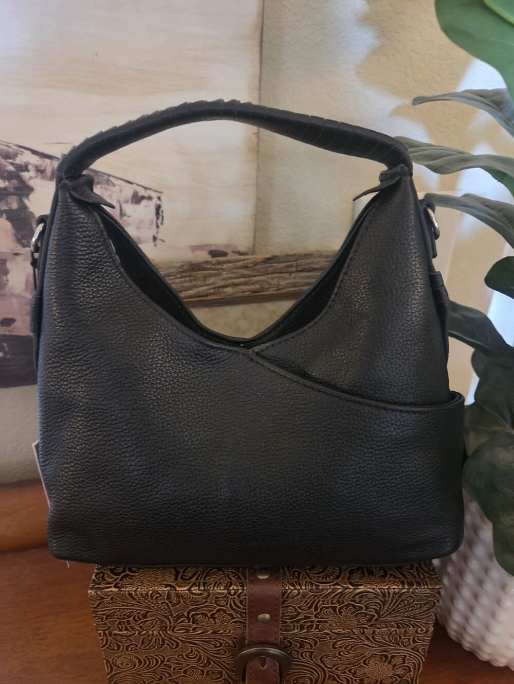 Aimee Kestenburg "Nolita" Blk. Pebbled Leather Shoulder Bag/Whipstitch Handle🍂